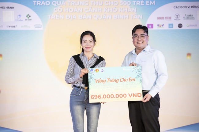 Sen Vàng trao tặng 500 phần quà Trung thu trị giá gần 700 triệu đồng - Ảnh 2.